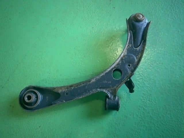Front Right Lower Control Arm HONDA Life 2007 DBA-JB5 — photo 2