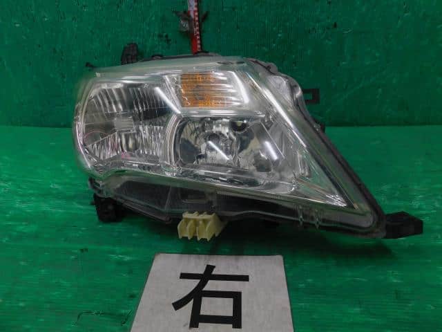 Right Headlight NISSAN Serena 2011 DBA-FC26 — photo 1