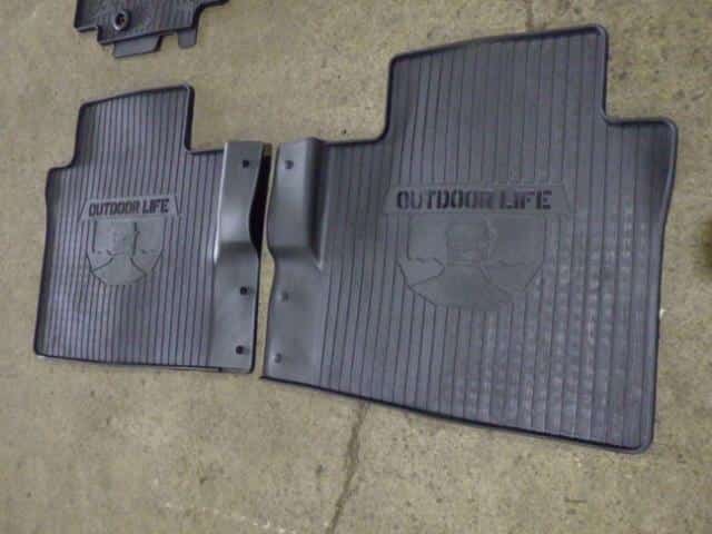 Floor Mat SUZUKI Spacia 2023 4AA-MK53S — photo 5