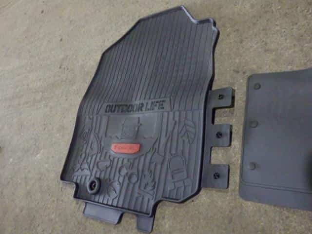 Floor Mat SUZUKI Spacia 2023 4AA-MK53S — photo 4