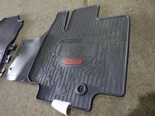 Floor Mat SUZUKI Spacia 2023 4AA-MK53S — photo 2