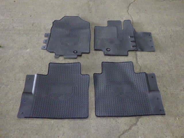 Floor Mat SUZUKI Spacia 2023 4AA-MK53S — photo 6