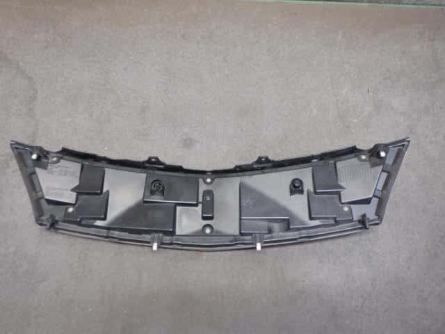 Radiator Grille MITSUBISHI Delica D2 2012 DBA-MB15S — photo 2