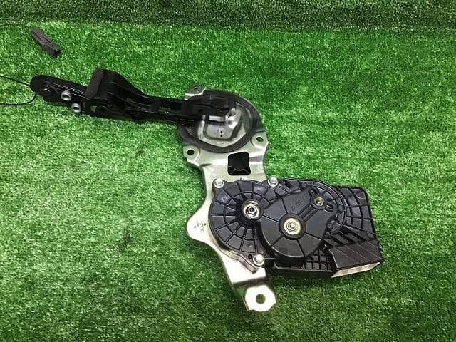 Power Slide Door Motor SUZUKI Spacia 2018 DAA-MK53S 8410179R00 — photo 4