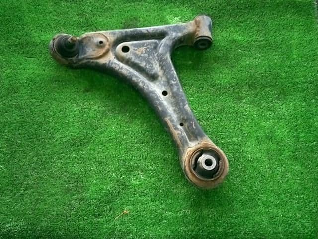 Front Left Lower Control Arm DAIHATSU Hijet 2011 EBD-S321V — photo 1