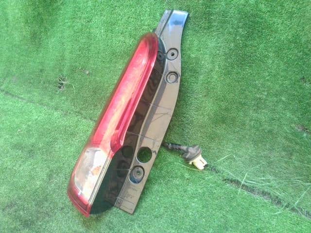 Left Tail Light SUZUKI Spacia 2015 DAA-MK42S — photo 2