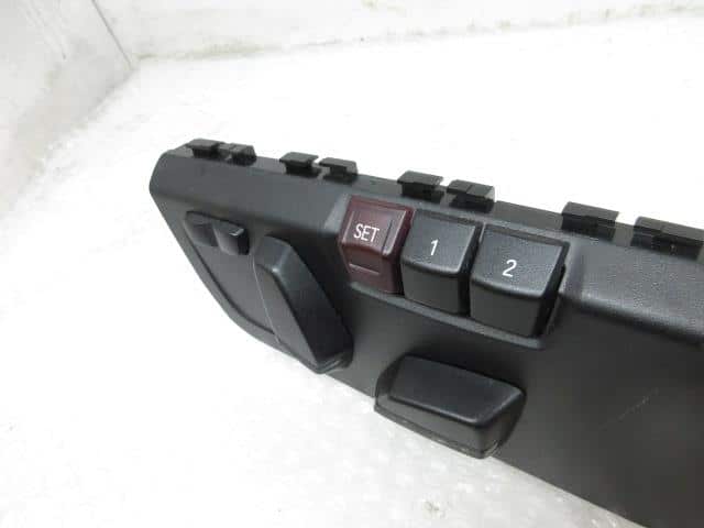 Power Seat Switch BMW 3 Series 2015 LDA-3D20 935983401 — photo 3