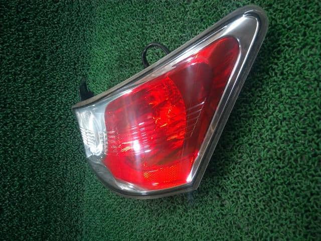 Right Tail Light TOYOTA bB 2006 DBA-QNC21 — photo 7