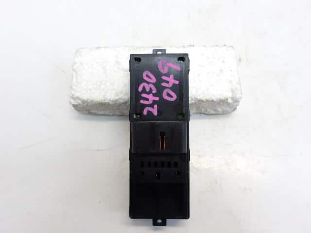 Power Window Switch DAIHATSU Hijet 2021 3BD-S321V — photo 2