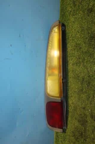 Left Tail Light DAIHATSU Move 1998 GF-L900S — photo 1