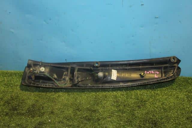 Left Tail Light DAIHATSU Move 1998 GF-L900S — photo 4