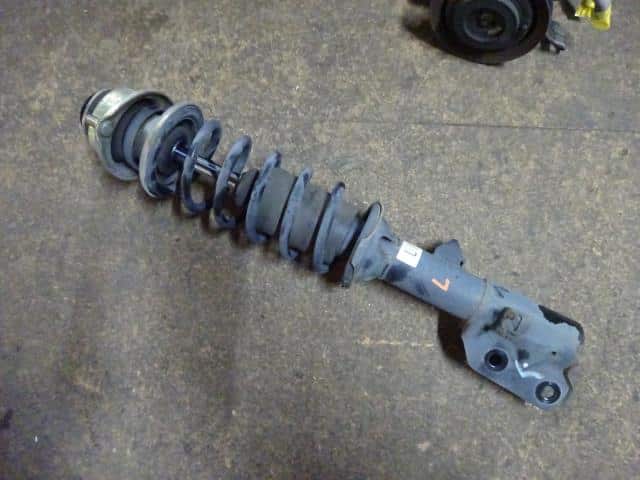 Front Left Strut SUBARU R2 2004 CBA-RC1 — photo 1
