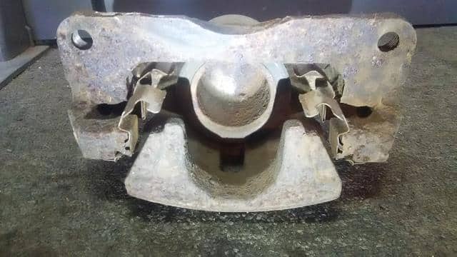 Front Right Caliper DAIHATSU Hijet 2004 GBD-S210V 4771097503000 — photo 3