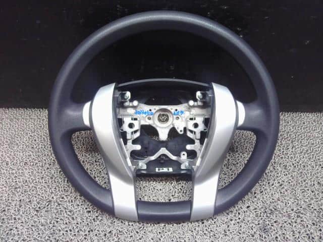 Steering Wheel TOYOTA Aqua 2014 DAA-NHP10 — photo 1