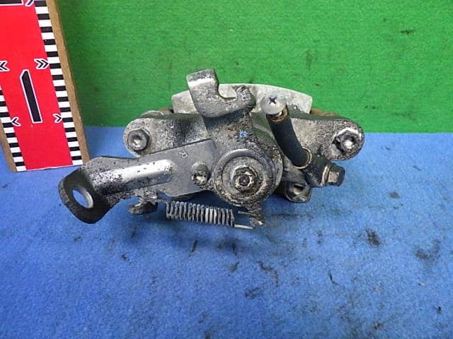 Rear Right Caliper MAZDA Axela 2014 DBA-BM5AS B4Y72698ZD — photo 3
