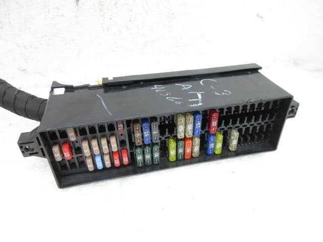 Fuse Box VOLKSWAGEN The Beetle 2012 DBA-16CBZ Z600S01 — photo 3