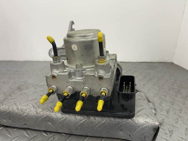 ABS Actuator HONDA Step Wagon 2008 DBA-RG1 — photo 1
