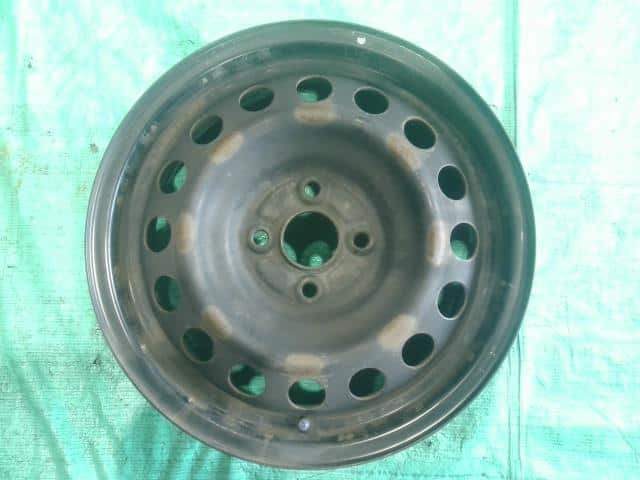 Wheel TOYOTA Aqua 2012 DAA-NHP10 — photo 1