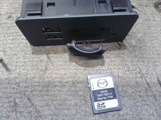 Car Navigation MAZDA Axela 2013 DAA-BYEFP — photo 4