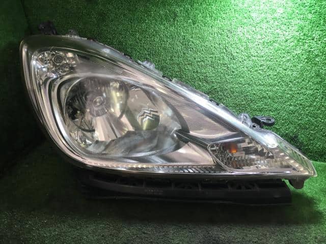 Right Headlight HONDA Fit 2010 DAA-GP1 — photo 1