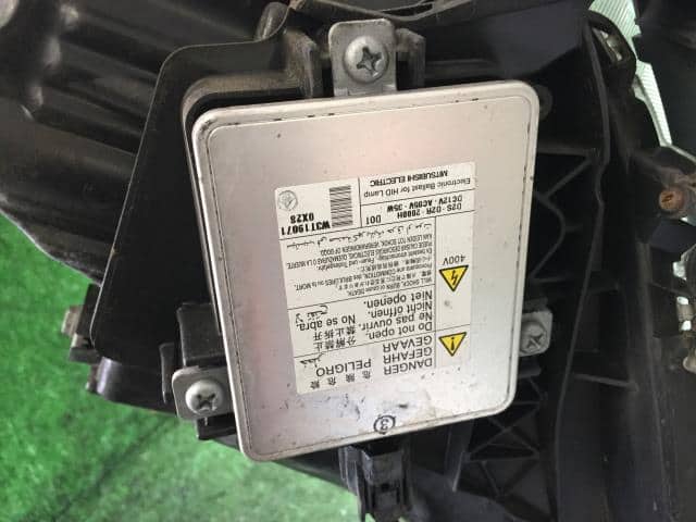 Right Headlight HONDA Fit 2010 DAA-GP1 — photo 4