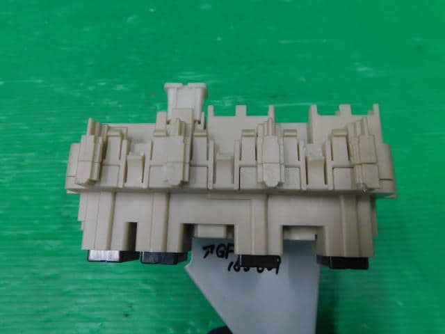 Fuse Box NISSAN Serena 2019 DAA-GFC27 — photo 3