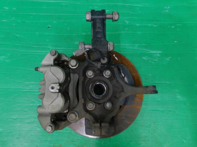 Front Right Knuckle Hub Assembly NISSAN Serena 2019 DAA-GFC27 — photo 2