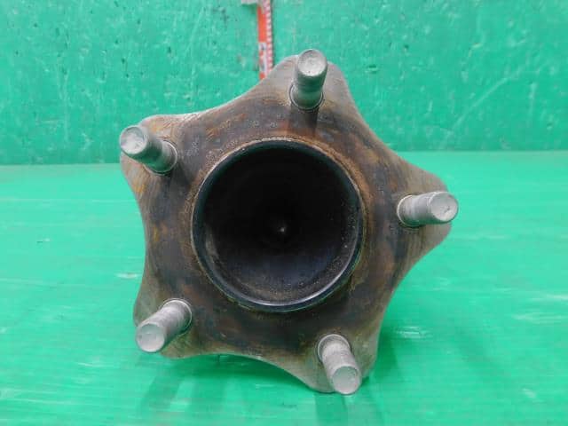 Rear Wheel Hub NISSAN Serena 2019 DAA-GFC27 — photo 2