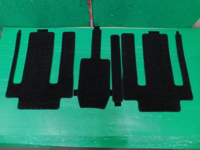 Floor Mat NISSAN Serena 2019 DAA-GFC27 — photo 2