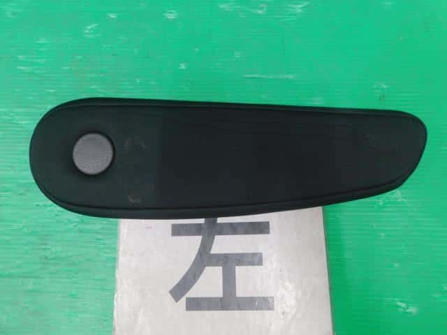 Armrest NISSAN Serena 2019 DAA-GFC27 — photo 1