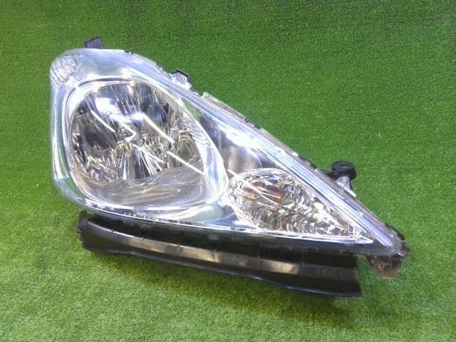 Right Headlight HONDA Fit Shuttle 2013 DAA-GP2 — photo 1