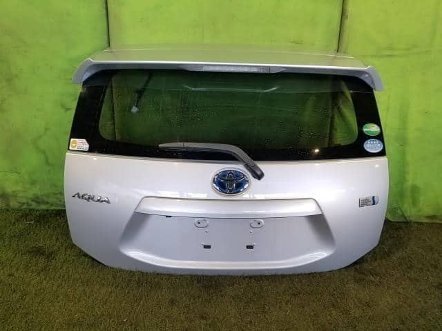Back Door Assembly TOYOTA Aqua 2014 DAA-NHP10 — photo 1