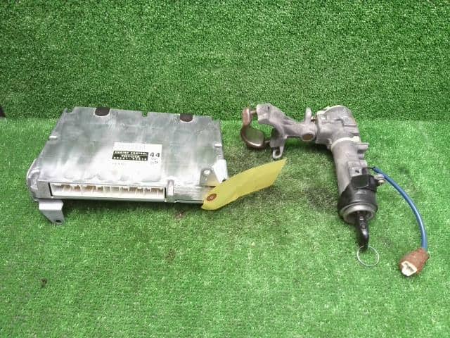 Engine Control Unit TOYOTA Altezza 2004 GH-SXE10 — photo 1