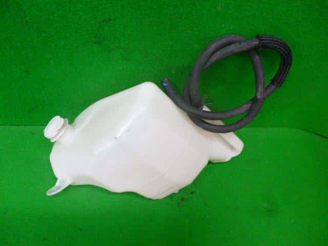 Coolant Tank MITSUBISHI Delica D5 2009 DBA-CV5W — photo 3