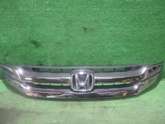 Radiator Grille HONDA Step Wagon 2007 DBA-RG1 — photo 1