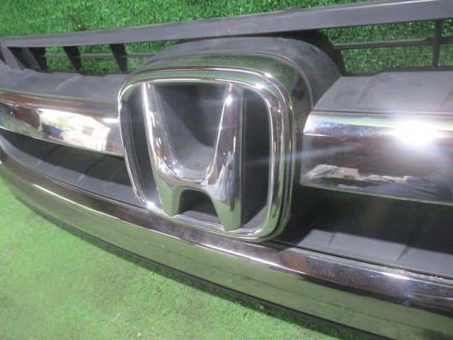 Radiator Grille HONDA Step Wagon 2007 DBA-RG1 — photo 3