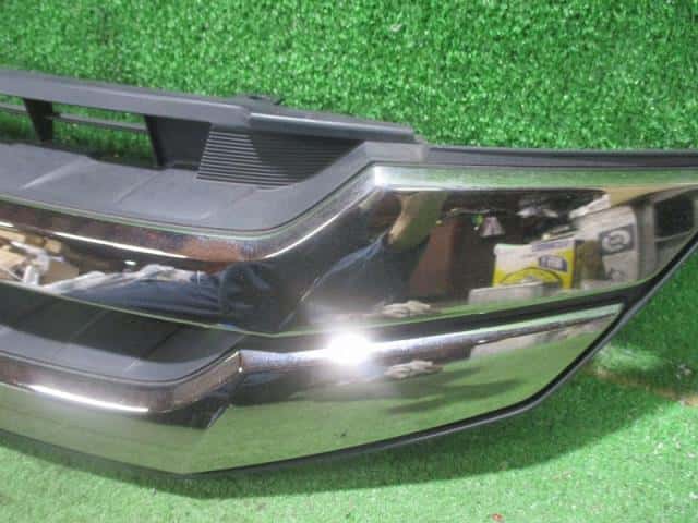 Radiator Grille HONDA Step Wagon 2007 DBA-RG1 — photo 2