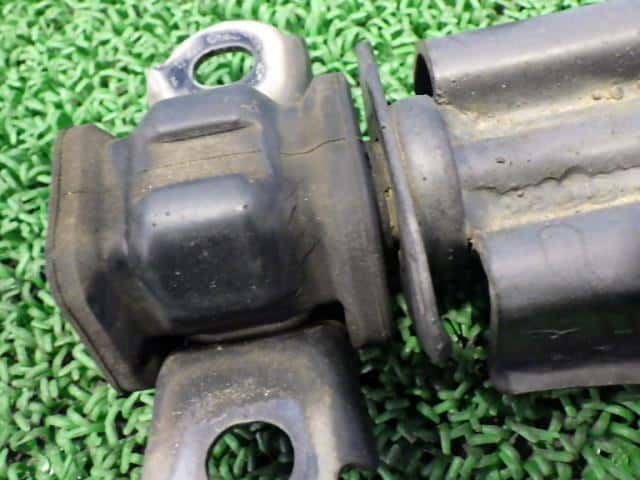 Front Right Lower Control Arm HONDA Acty 2007 GBD-HH5 — photo 3