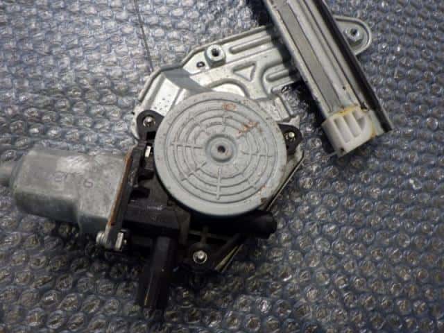 Front Left Door Regulator HONDA Step Wagon 2009 DBA-RK2 — photo 3