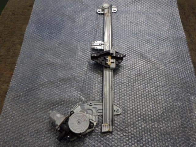 Front Left Door Regulator HONDA Step Wagon 2009 DBA-RK2 — photo 1