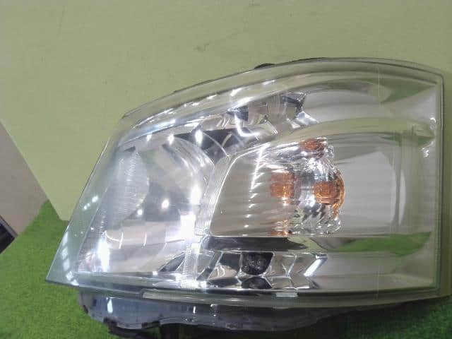 Left Headlight NISSAN Nv350 — photo 2