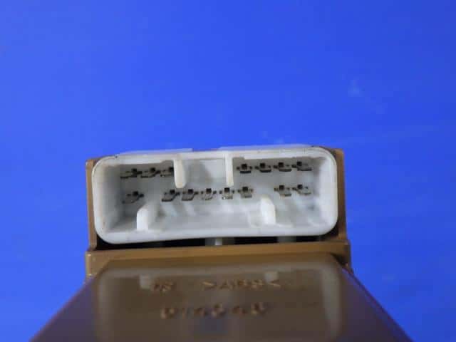 Power Window Switch Mitsubishi Fuso 1999 KG-FB51AB MK345600 — photo 3