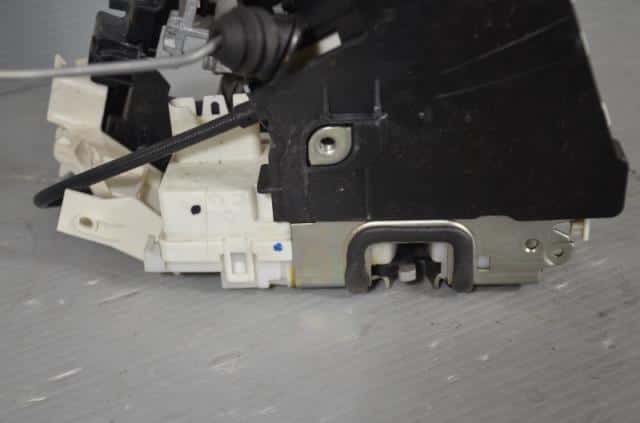 Front Left Door Lock Actuator MERCEDES-BENZ Benz a class 2008 DBA-169032 — photo 5