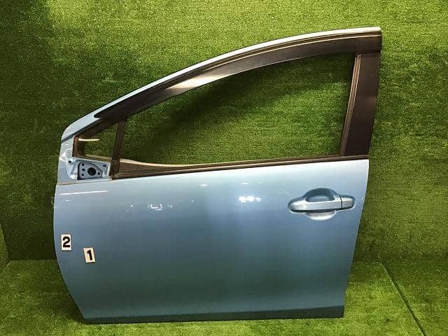 Front Left Door Assembly TOYOTA Aqua 2012 DAA-NHP10 — photo 2