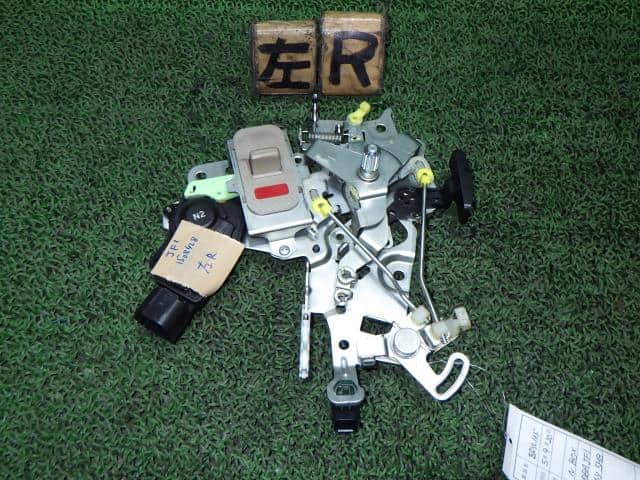 Rear Left Door Lock Actuator HONDA N BOX 2013 DBA-JF1 — photo 1