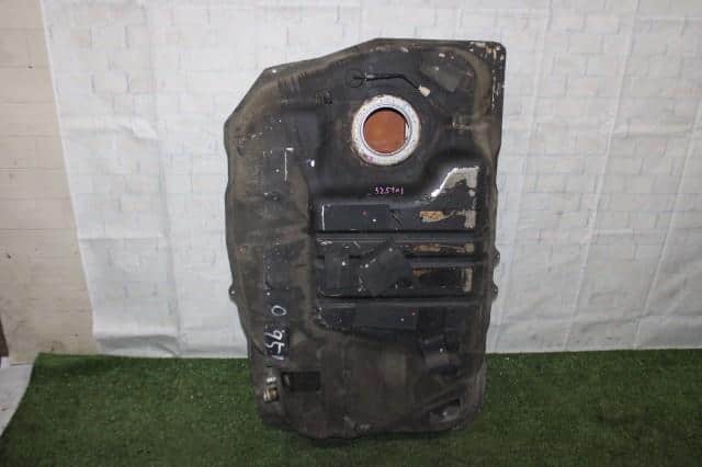Fuel Tank NISSAN Serena 2005 CBA-C25 — photo 1