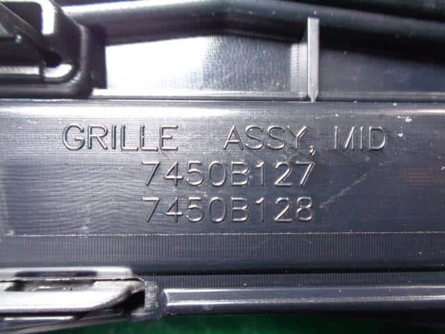 Radiator Grille MITSUBISHI Delica D5 2019 CV1W — photo 7