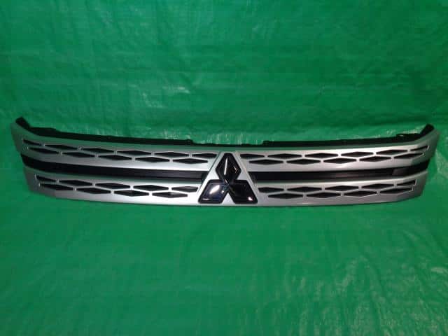 Radiator Grille MITSUBISHI Delica D5 2019 CV1W — photo 2