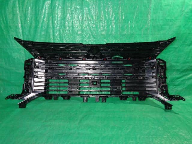 Radiator Grille MITSUBISHI Delica D5 2019 CV1W — photo 5