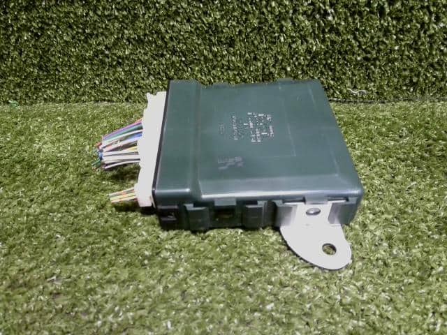Control Unit TOYOTA Crown 2003 UA-GRS182 8922230080 — photo 4